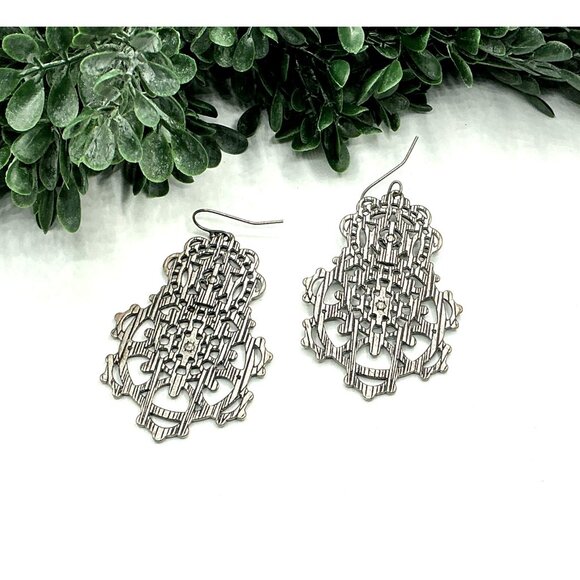 Vintage-Style Silver Tone Filigree Dangle Earrings With Rhinestone Accents - Picture 4 of 4
